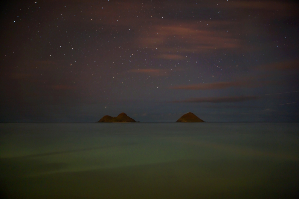 Starry Night in Lanikai, Hawaii | Kira Stackhouse Photography